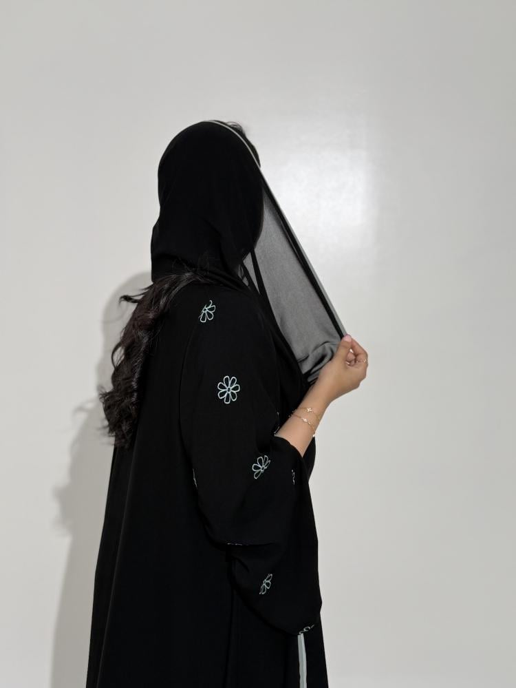 ملكي مع أكمام مطرزه تيفاني - صورة 14