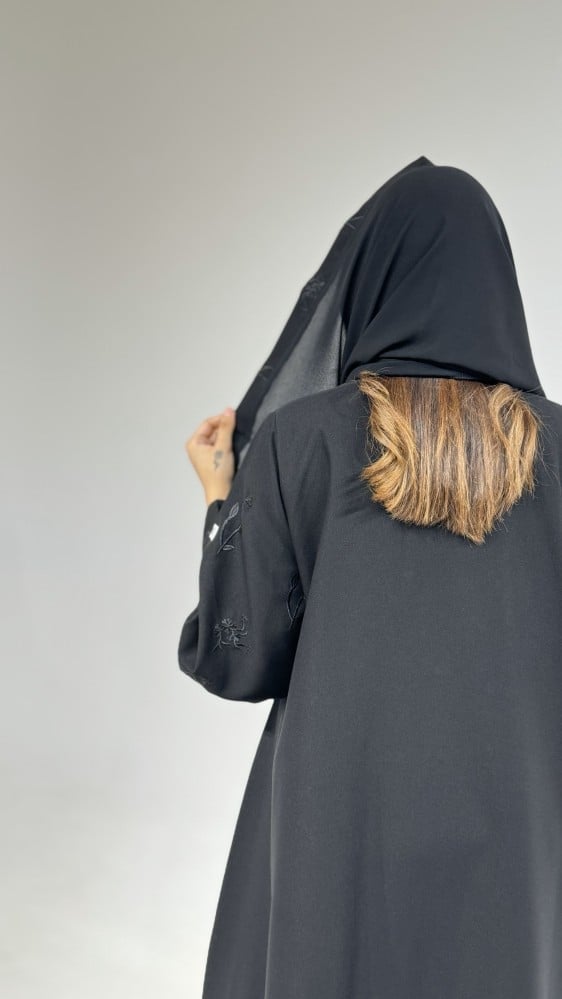 عباية كتان مع أكمام كتان مطرزة أسود - صورة 3