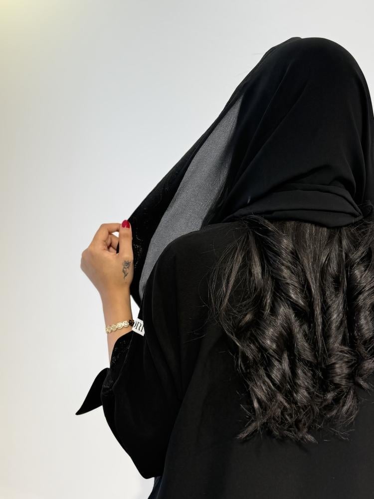 شاكيرا امامي مع ملكي خلفي بفتحه بالكم - صورة 17