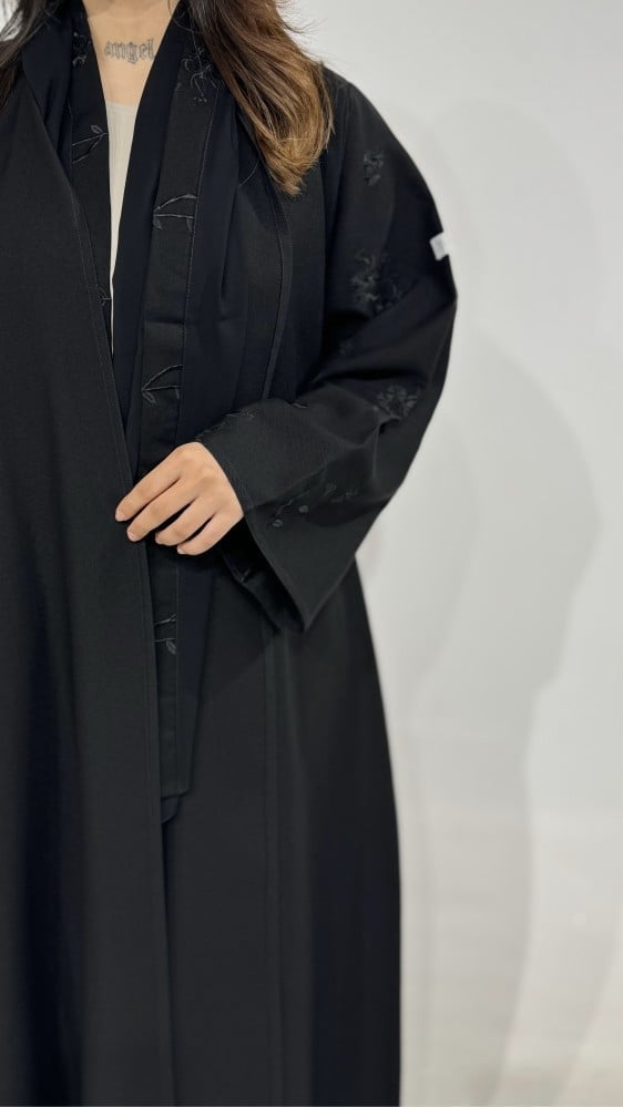 عباية كتان مع أكمام كتان مطرزة أسود - صورة 2