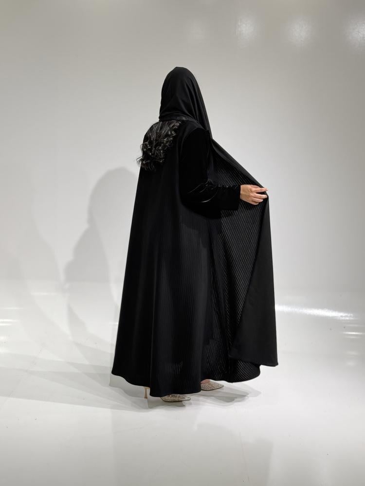 شاكيرا مع أكمام مخمل - صورة 18