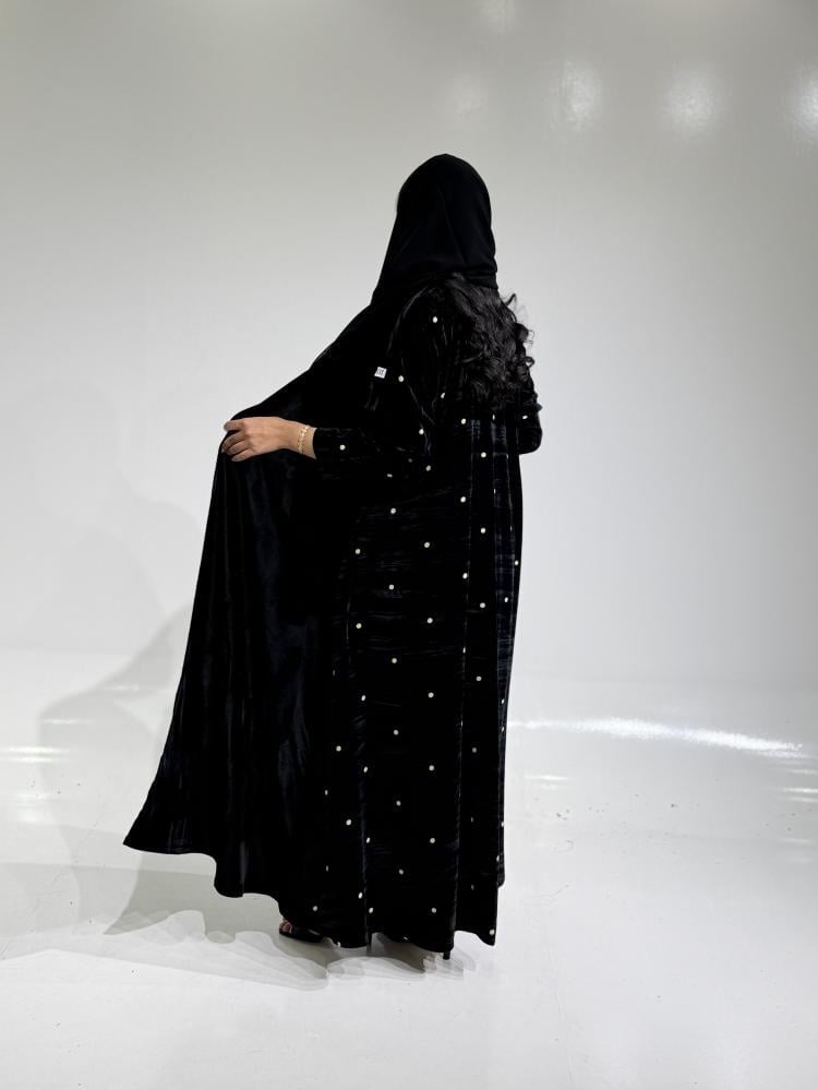 مخمل اسود مع تدخيلات مخمل منقط - صورة 11