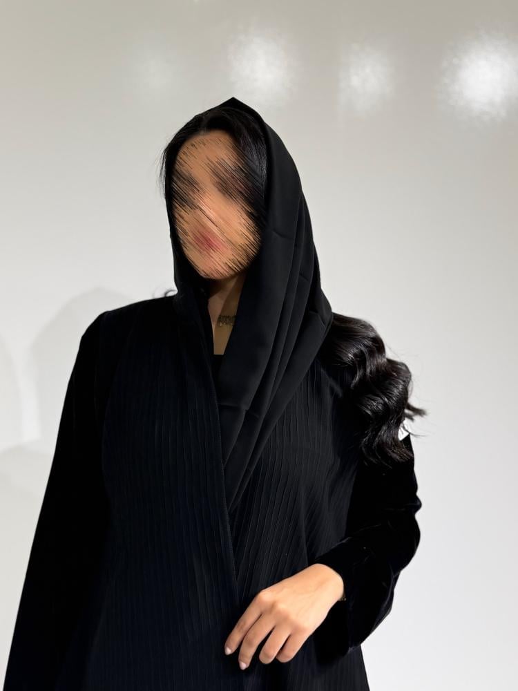 شاكيرا مع أكمام مخمل - صورة 8