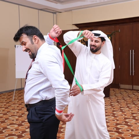 الأيادي المتشابكة - صورة 3