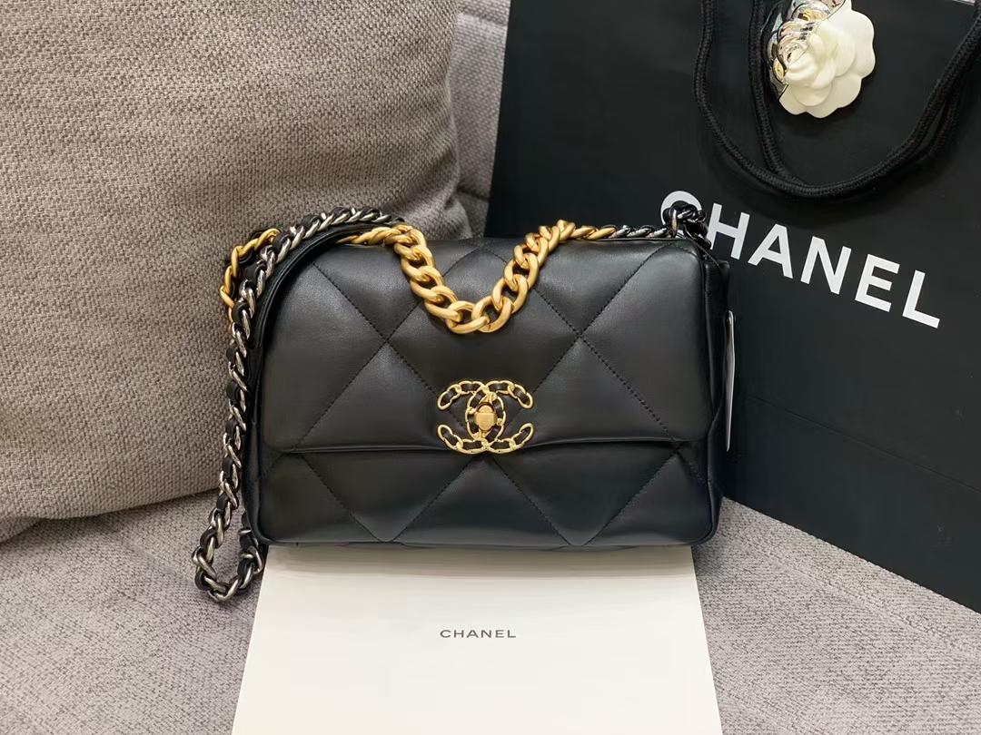 ماستر كواليتي شانيل 19 الصغيرة 22cm Chanel - صورة 1