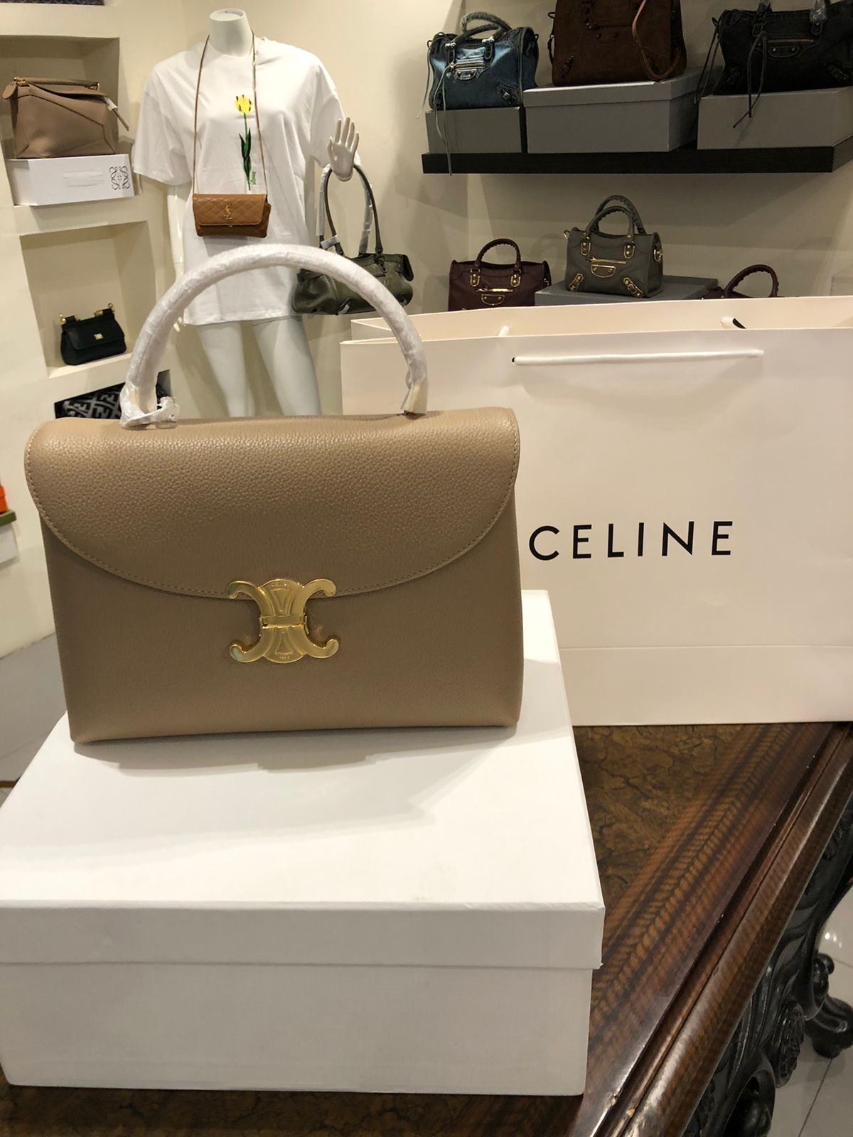 ماستر كواليتي تريومف سيلين (Triomphe Bag)  - صورة 1