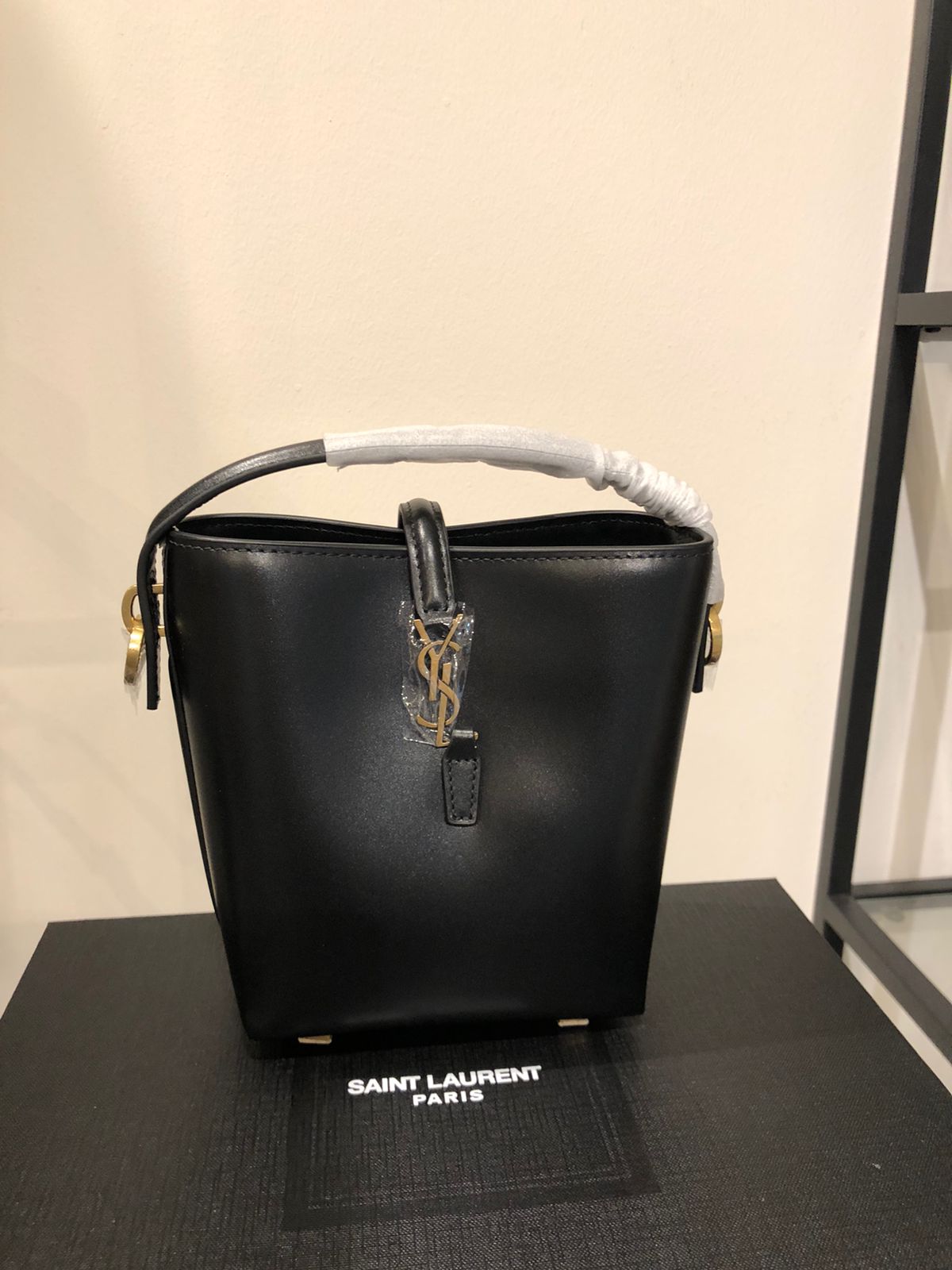 ماستر كواليتي سان لوران (Saint Laurent)  لو 37 (Le 37) - صورة 1