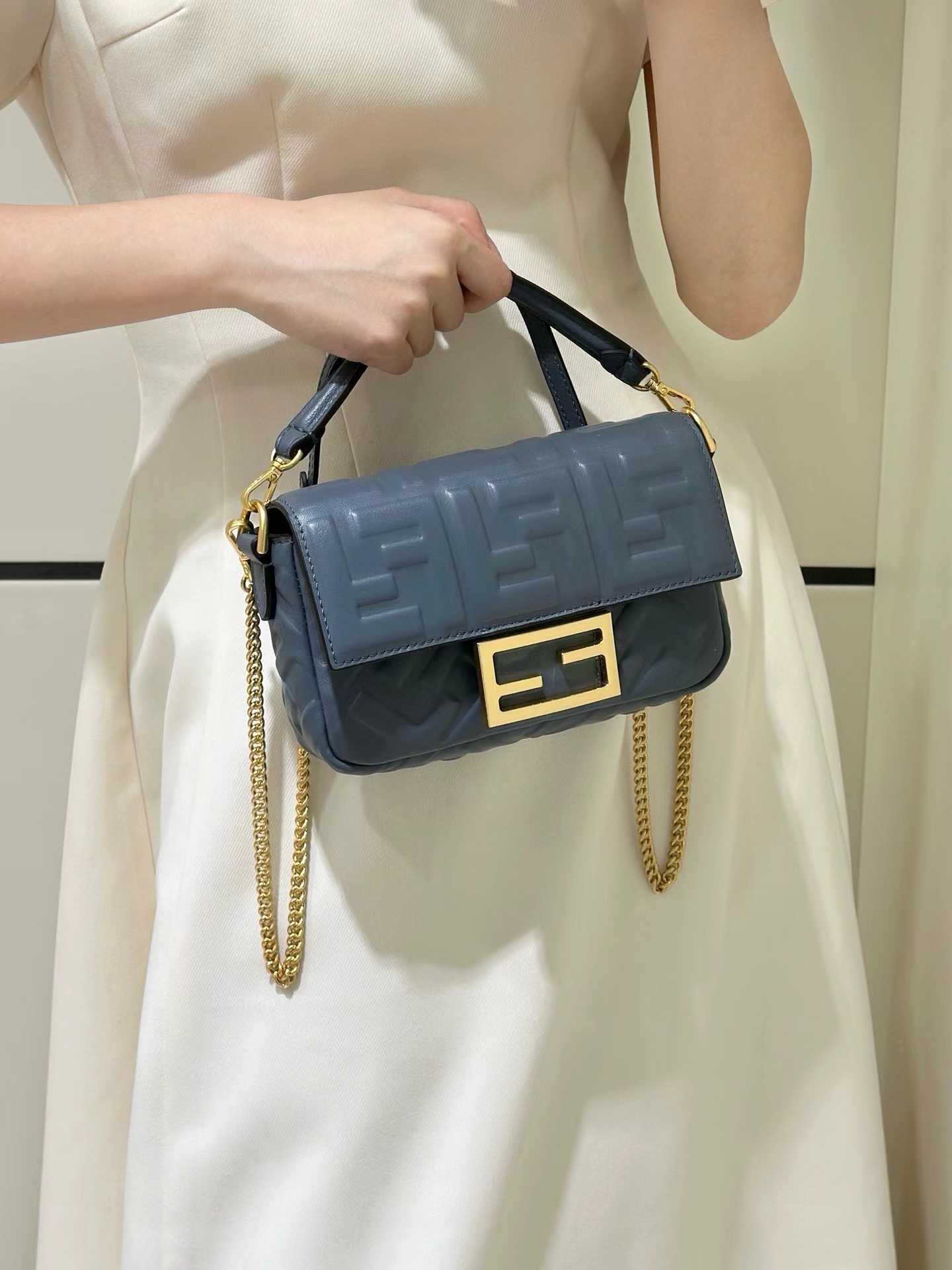 ماستر كواليتي فندي بوقيتي Fendi Baguette Mini Bag - صورة 1