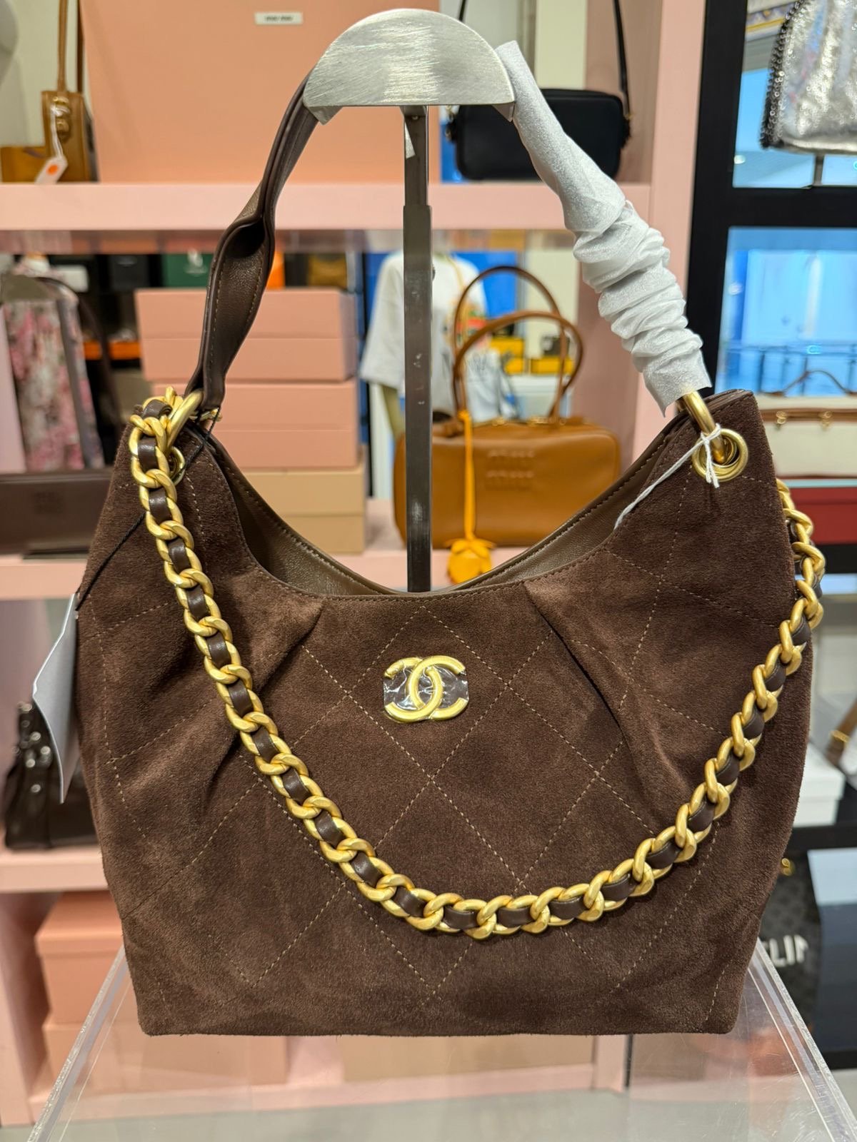 ماستر كواليتي هوبو من شانيل (Chanel hobo bag) - صورة 1