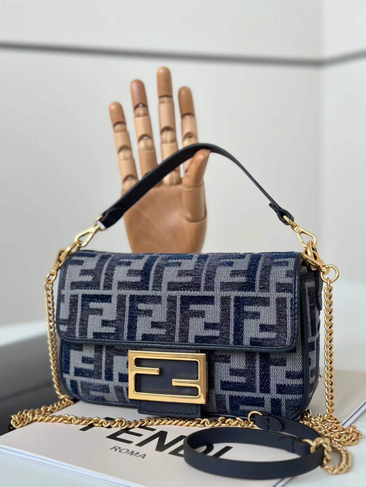 ماستر كواليتي فندي بوقيتي Fendi  Baguette - صورة 1