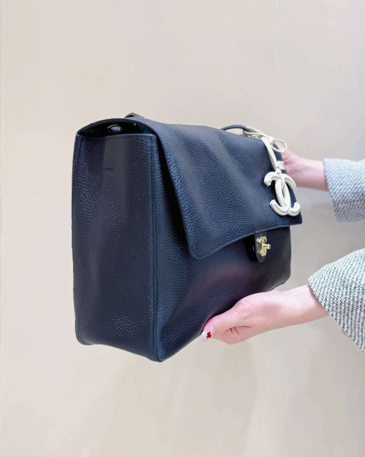 ماستر كواليتي شانيل جيني ماكسي jennie maxi 26cm - صورة 2