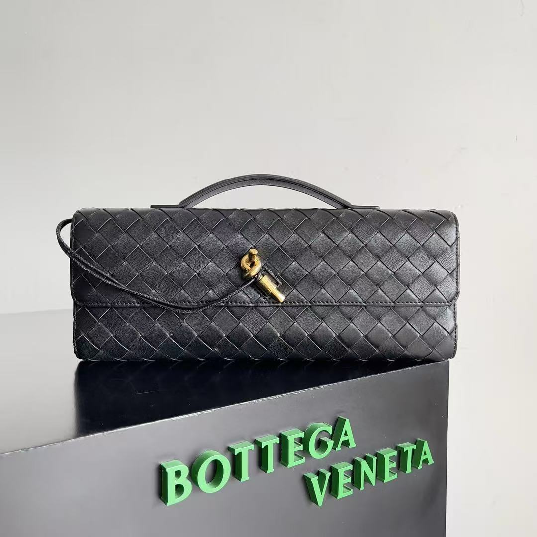 ماستر كواليتي بوتيقا فينيتا كلاتش Bottega Veneta Andiamo - صورة 1