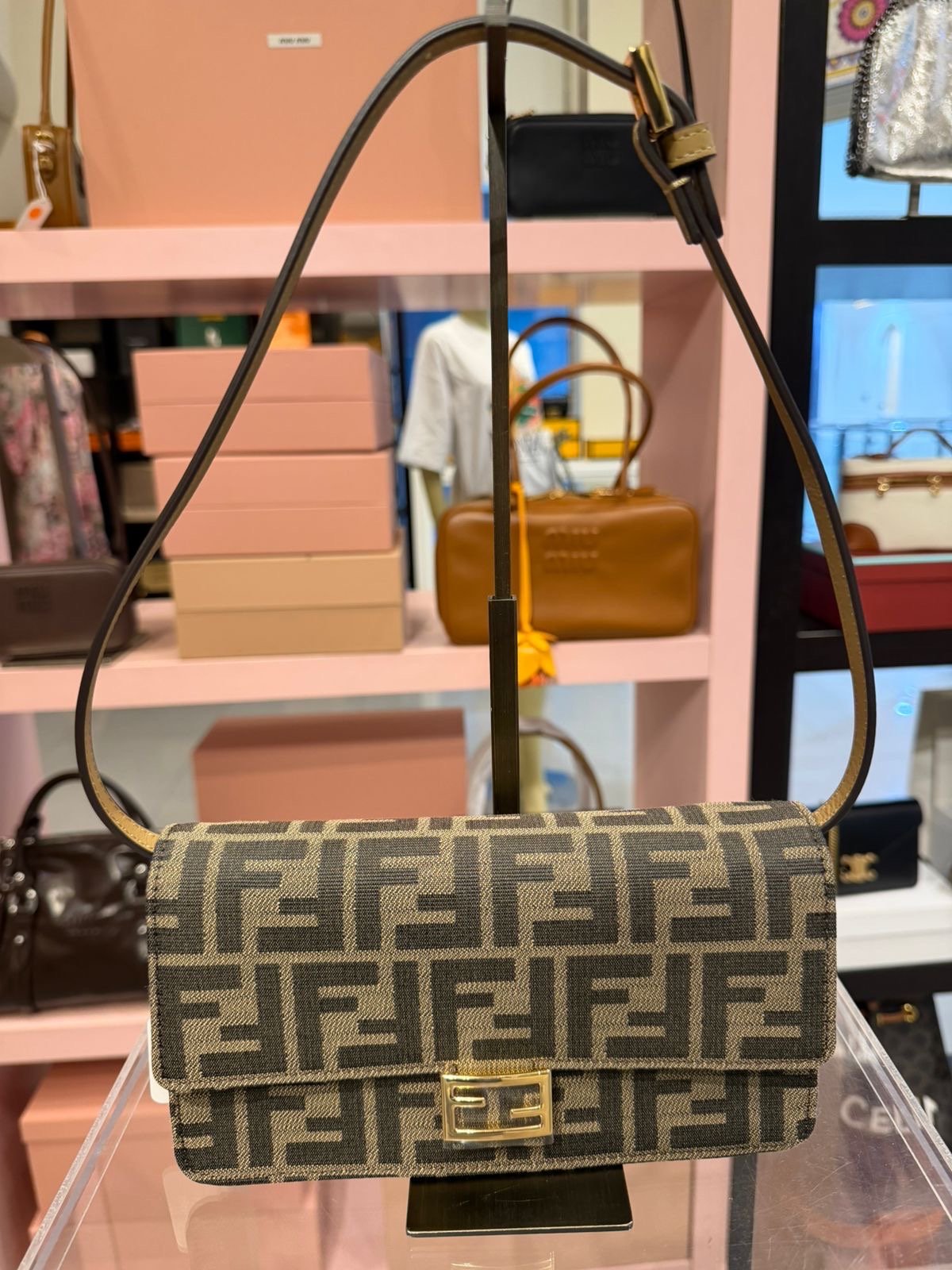 ماستر كواليتي فندي باغيت (Fendi Baguette) - صورة 1