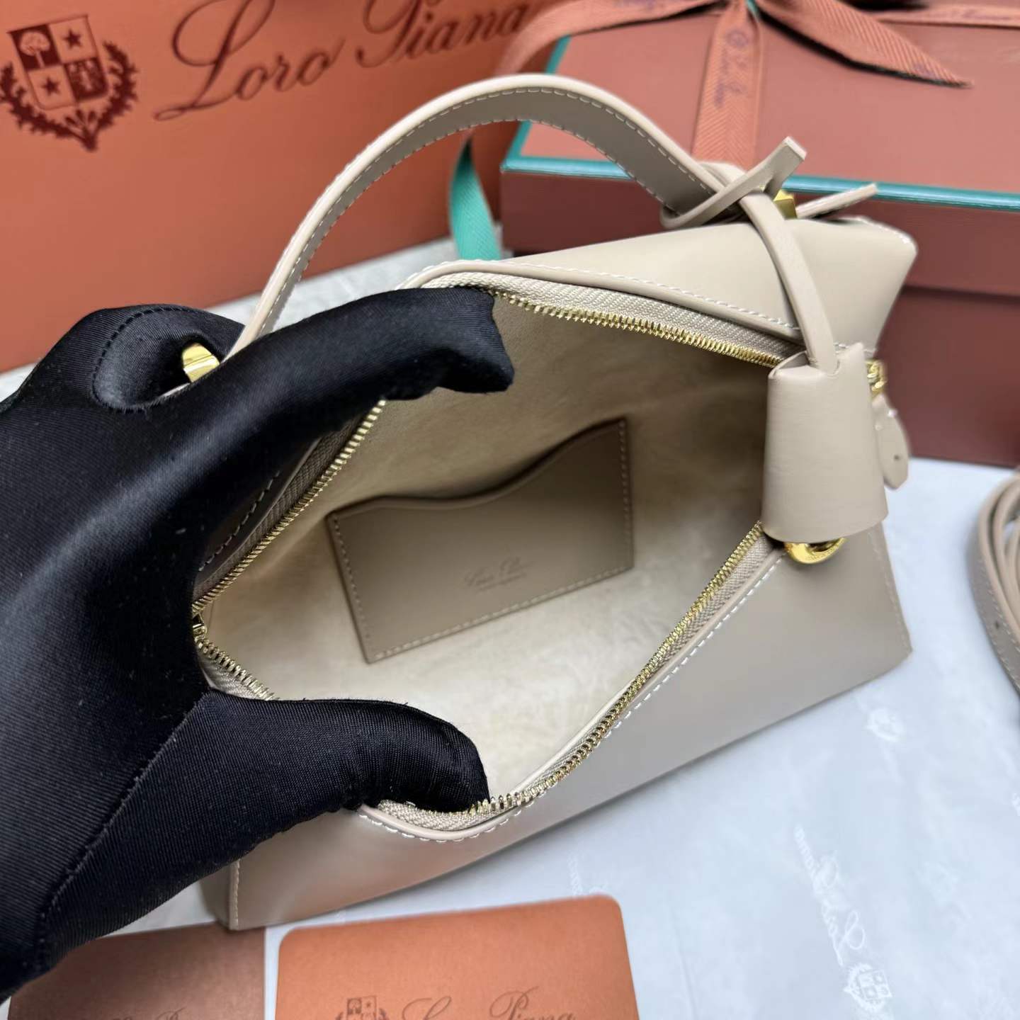 ماستر كواليتي 23cm لورا بيانا Loro Piana Extra Pocket L19  - صورة 7