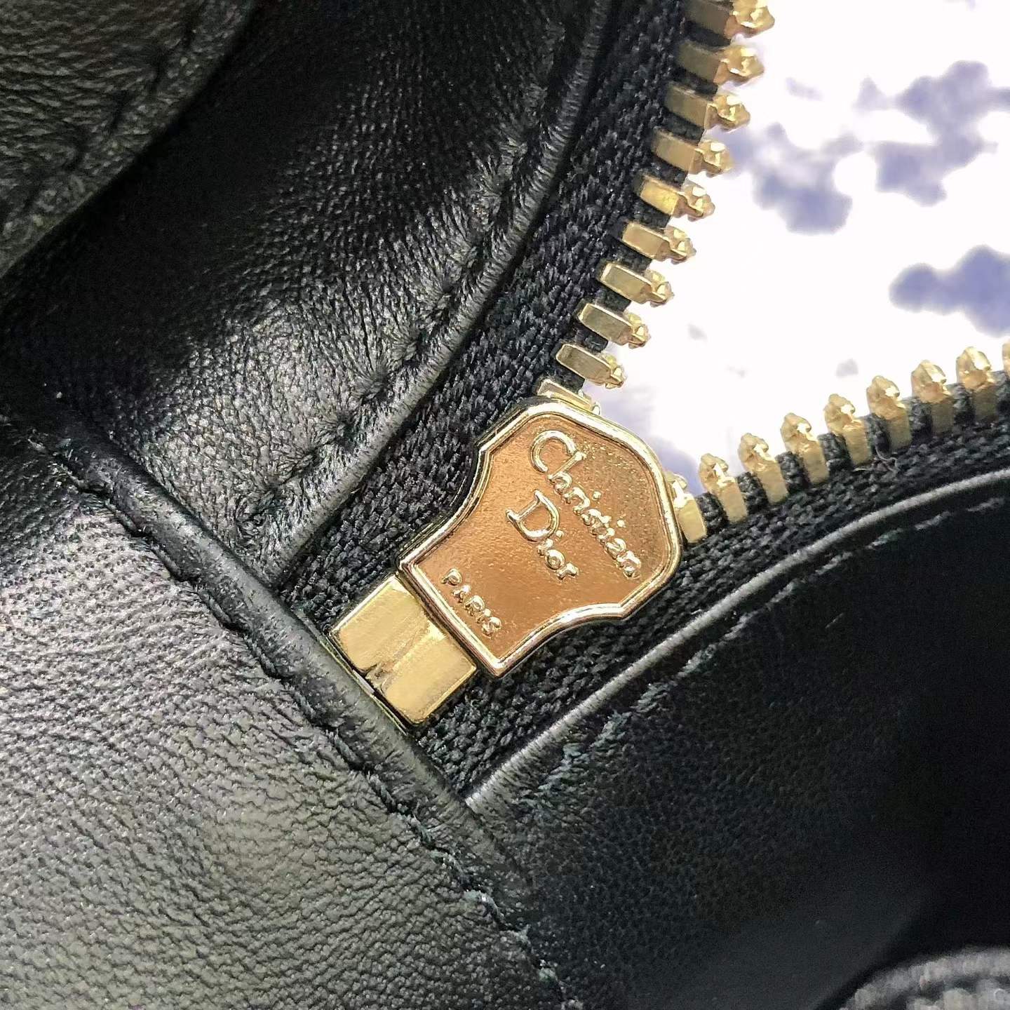 ماستر كواليتي 19cm ديور فانيتي  Dior Trianon Soft Vanity  - صورة 6