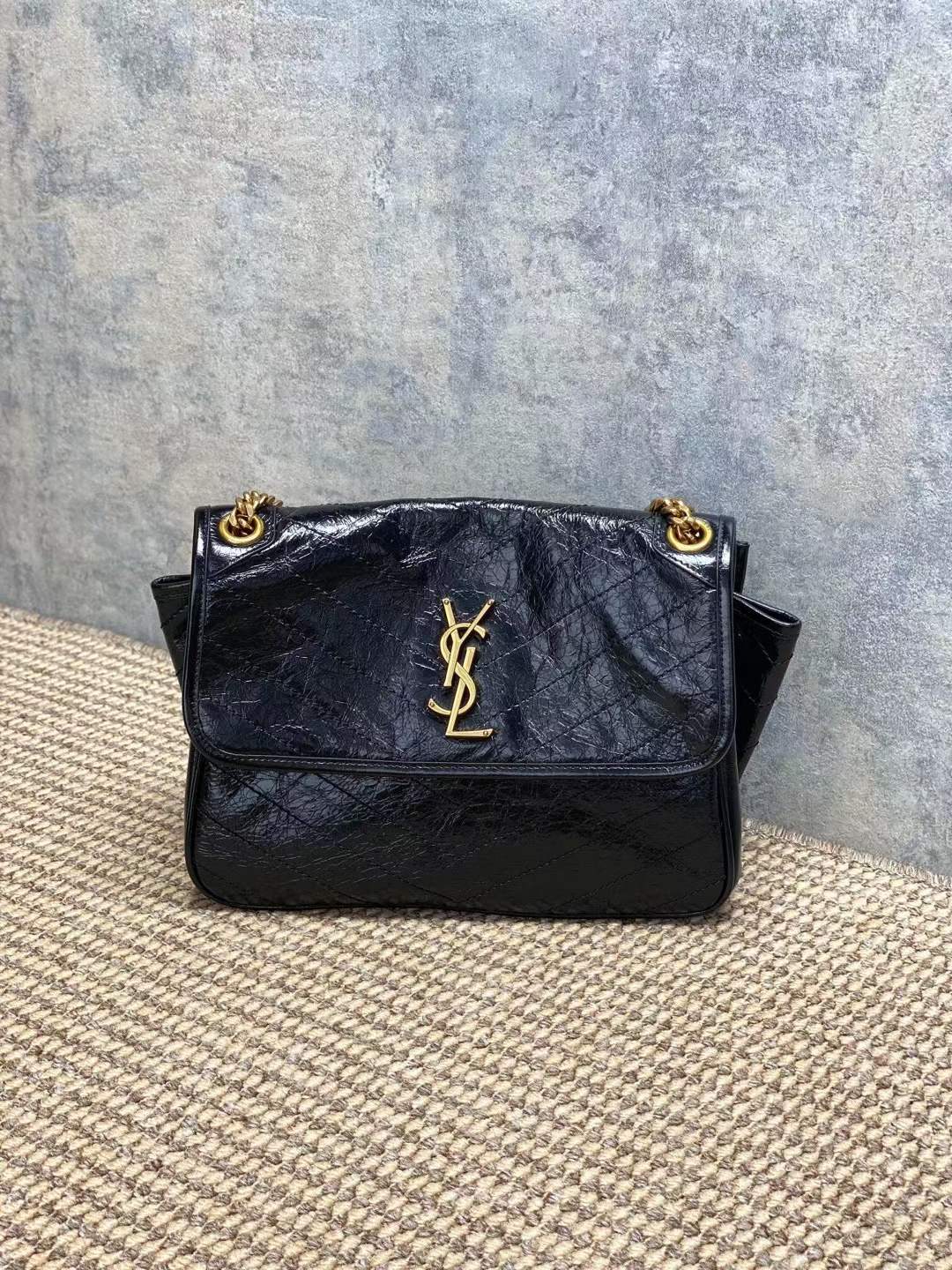 ماستر كواليتي سان لوران (Saint Laurent - صورة 1