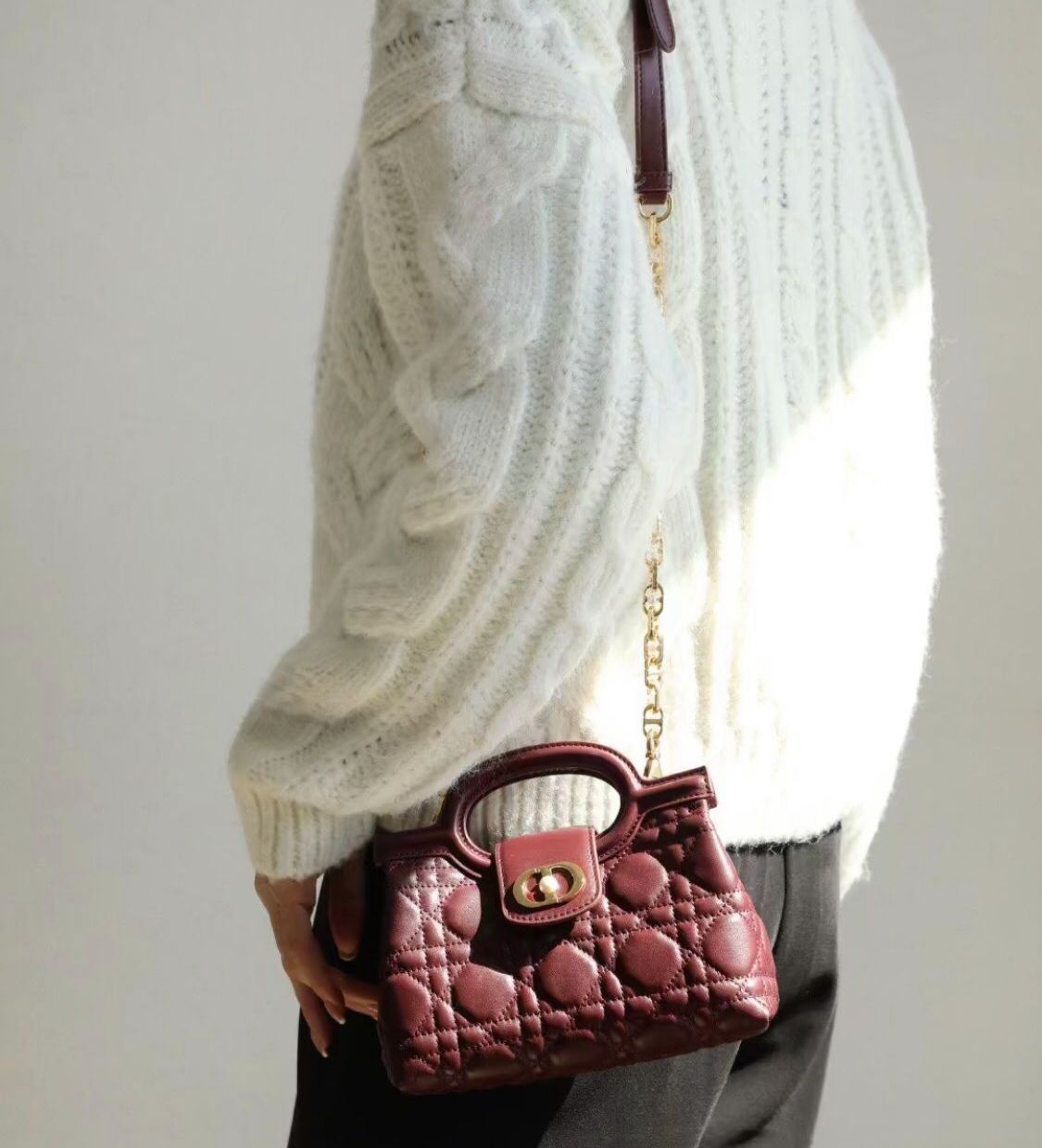 ماستر كواليتي ديور Dior Jolie Top Handle - صورة 1