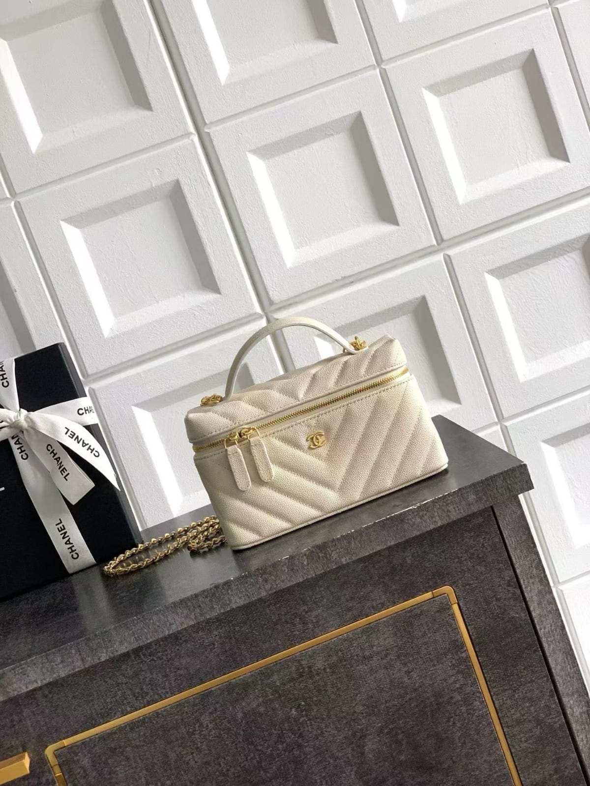 ماستر كواليتي شانيل فانيتي  CHANEL Vanity Case - صورة 1