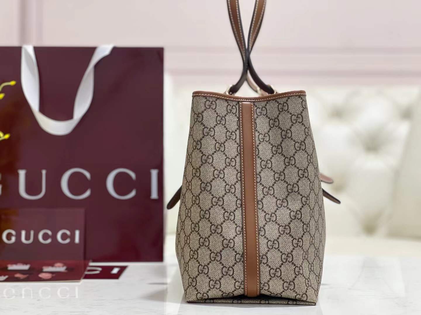 ماستر كواليتي قوتشي توت امبليم 38cm  Gucci GG Emblem  Tote Bag - صورة 2