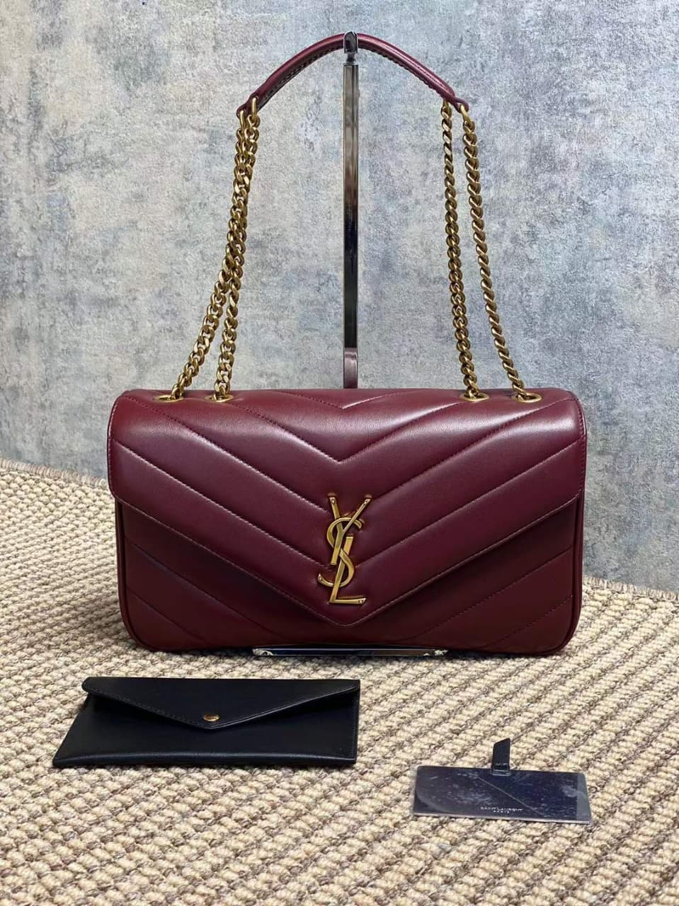 ماستر كواليتي سان لوران لولو 29cm  Saint Laurent Loulou Medium - صورة 1