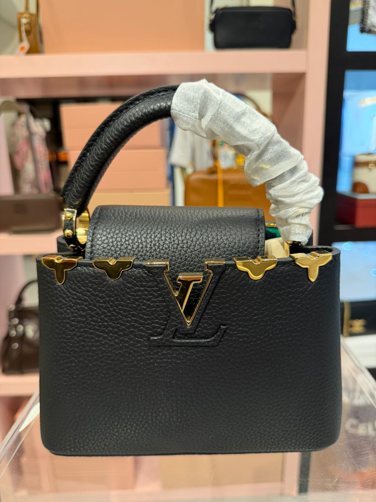 ماستر كواليتي Louis Vuitton Capucines Nano (لويس فيتون كابوسين نانو) - صورة 1