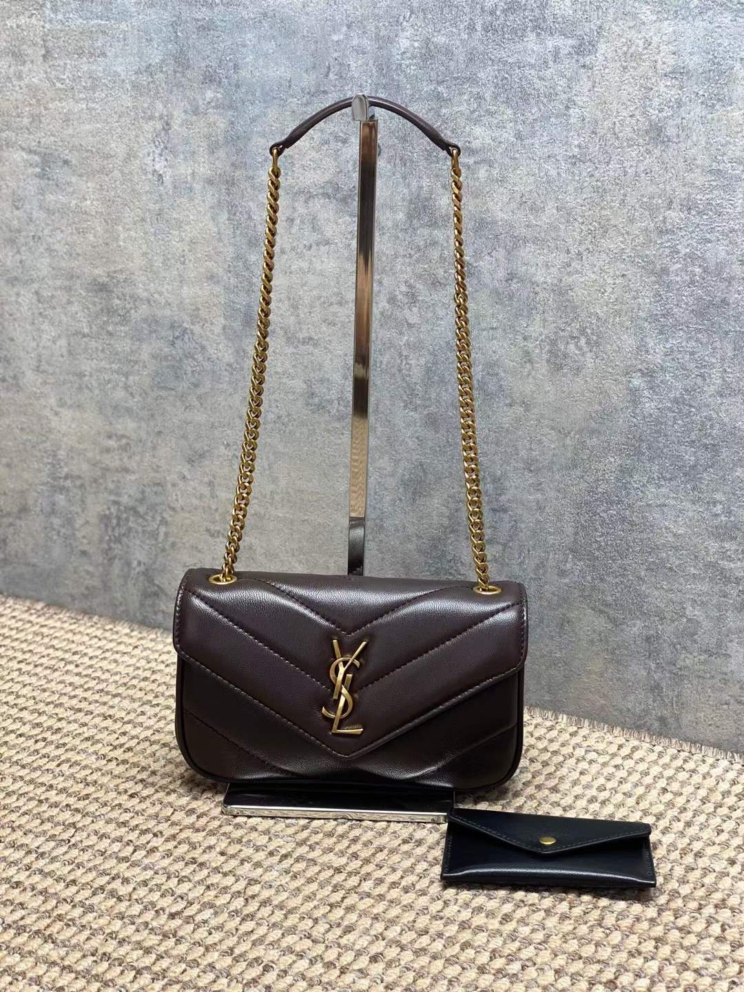 ماستر كواليتي سان لوران ميني لولو Saint Laurent (Loulou Mini) - صورة 1