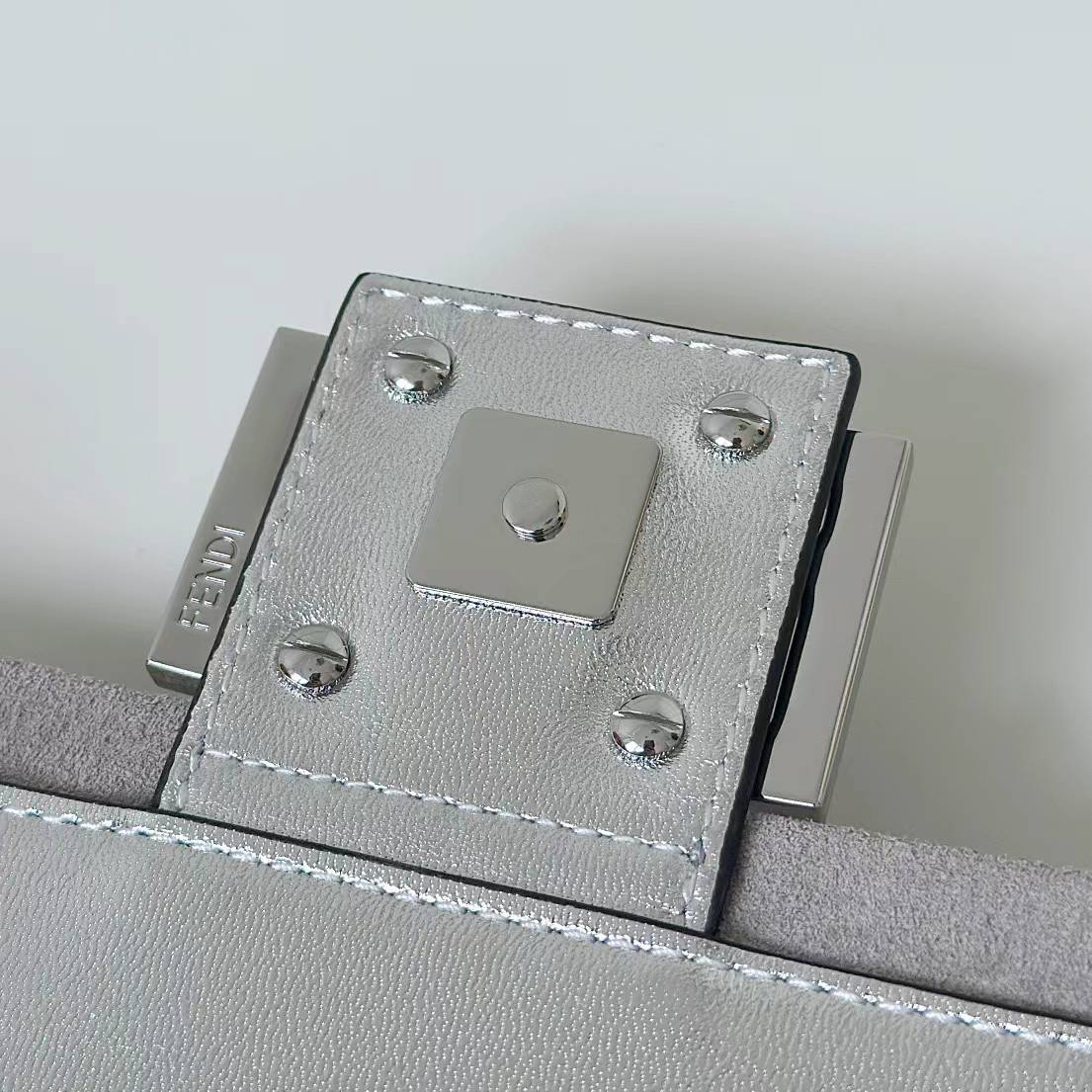 ماستر كواليتي فندي بوقيت 20cm Fendi Baguette Mini - صورة 5