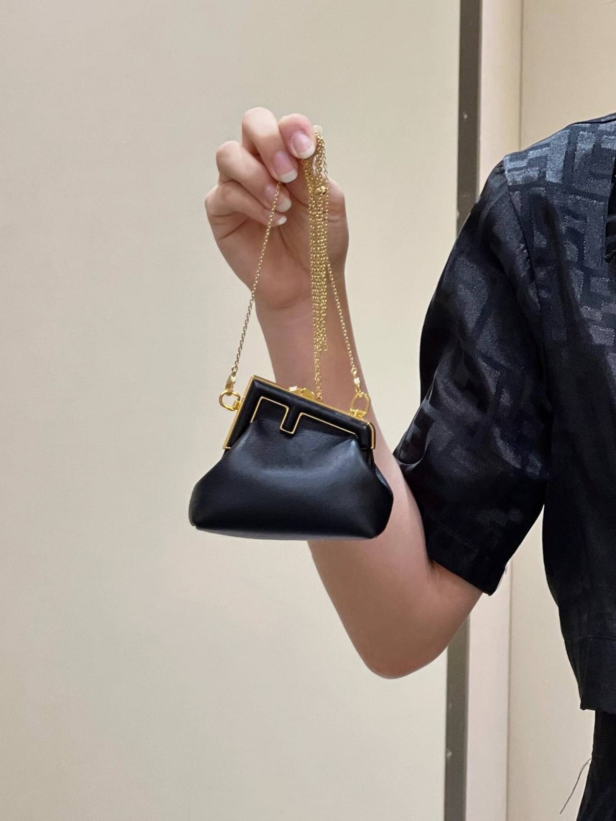 ماستر كواليتي فندي نانو فيرست تشارم Fendi Nano First Charm  - صورة 1