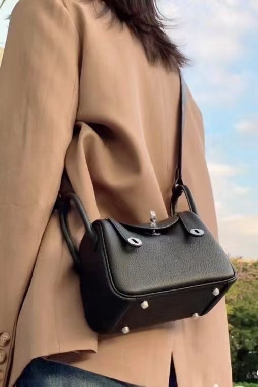 ماستر كواليتي هيرميس ميني ليندي Hermès Mini Lindy - صورة 1