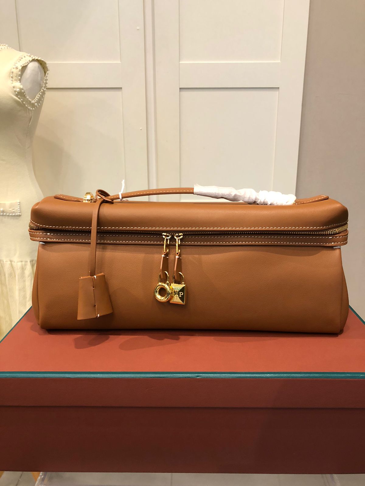 ماستر كواليتي Loro Piana Extra Softy Case L30 - صورة 1