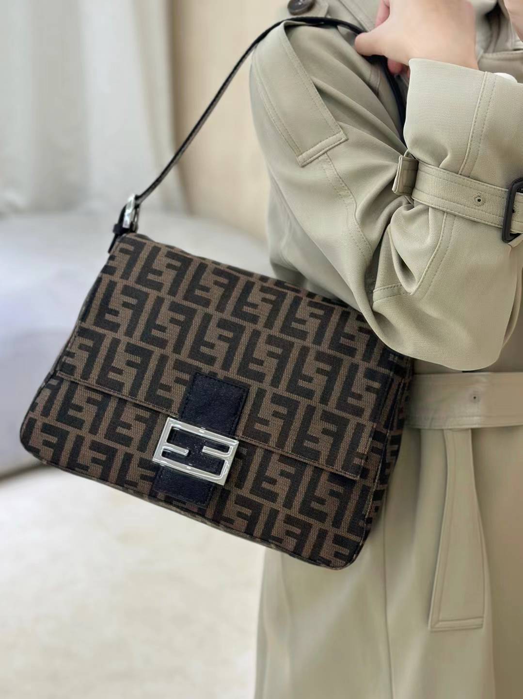 ماستر كواليتي فندي ماما بوقيتي FENDI Mamma Baguette  - صورة 1