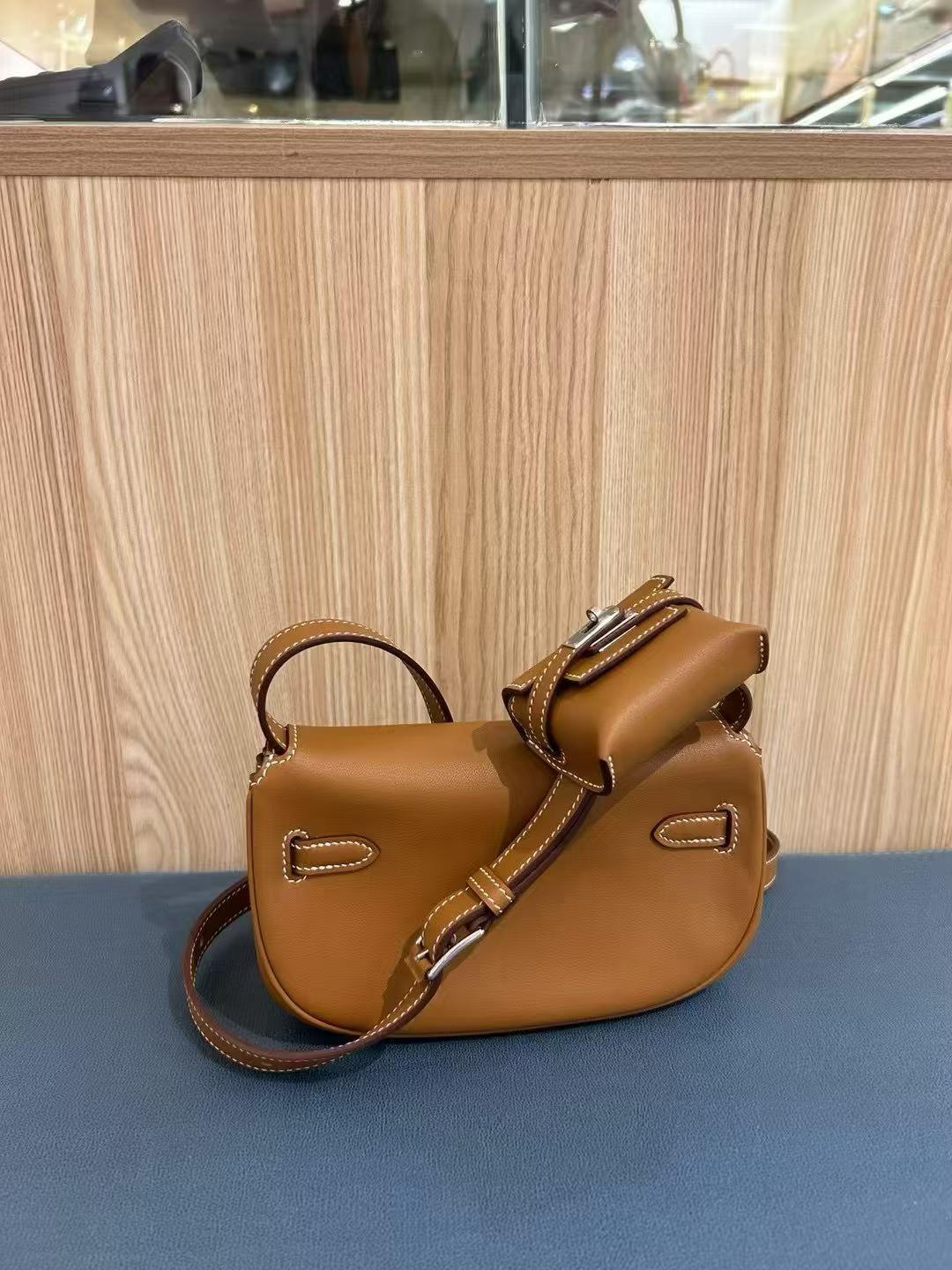 ماستر كواليتي هيرمز كيلي موف 19cm Hermès Kelly Moove  - صورة 5