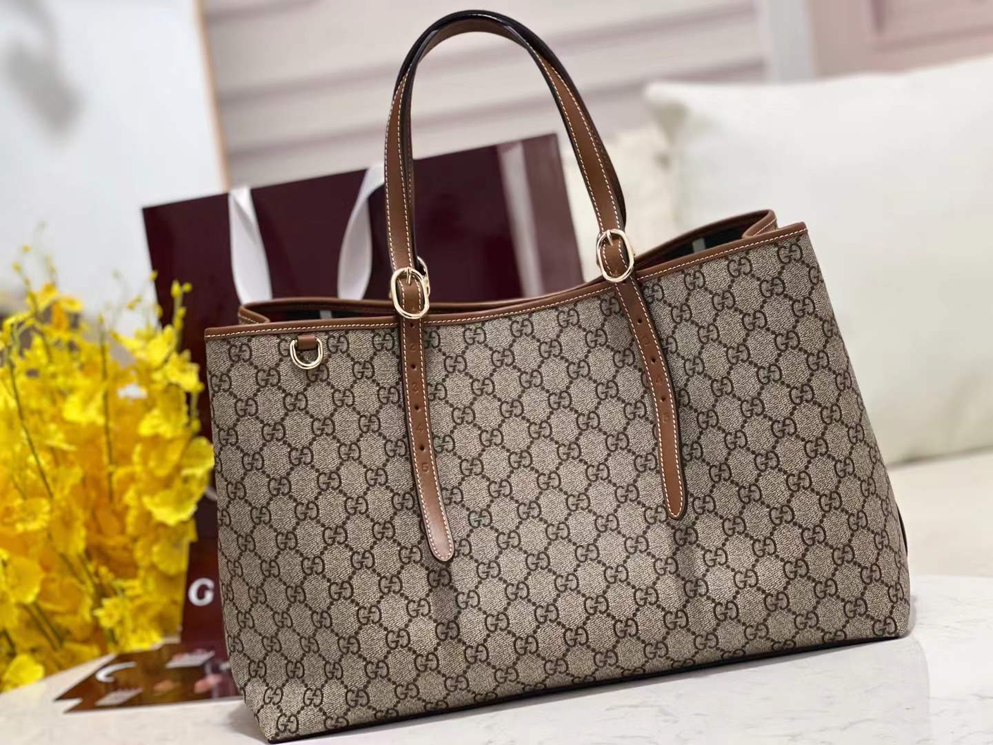 ماستر كواليتي قوتشي توت امبليم 38cm  Gucci GG Emblem  Tote Bag - صورة 3