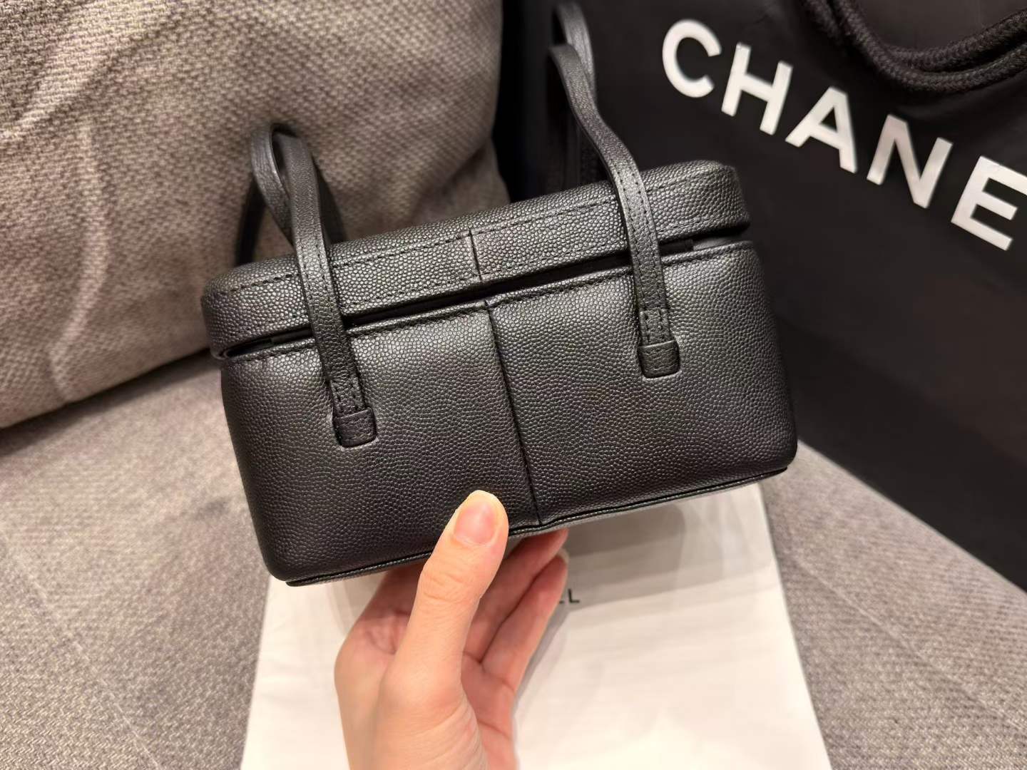 ماستر كواليتي شانيل بريباي جديد  17cm Chanel 26P Preppy Coco Bowling - صورة 5