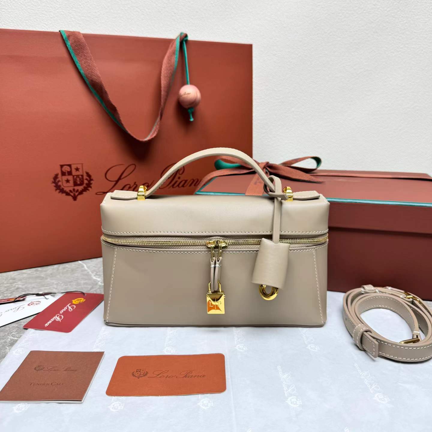 ماستر كواليتي 23cm لورا بيانا Loro Piana Extra Pocket L19  - صورة 1