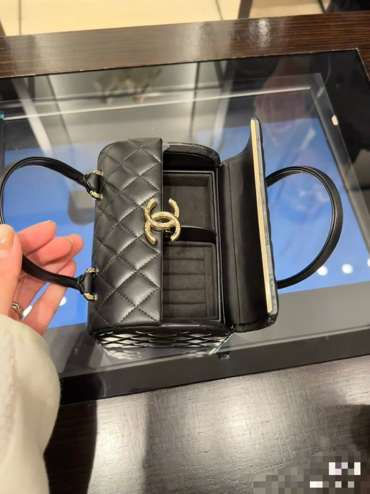 ماستر كواليتي شانيل صندوق مجوهرات Chanel jewellery box - صورة 1