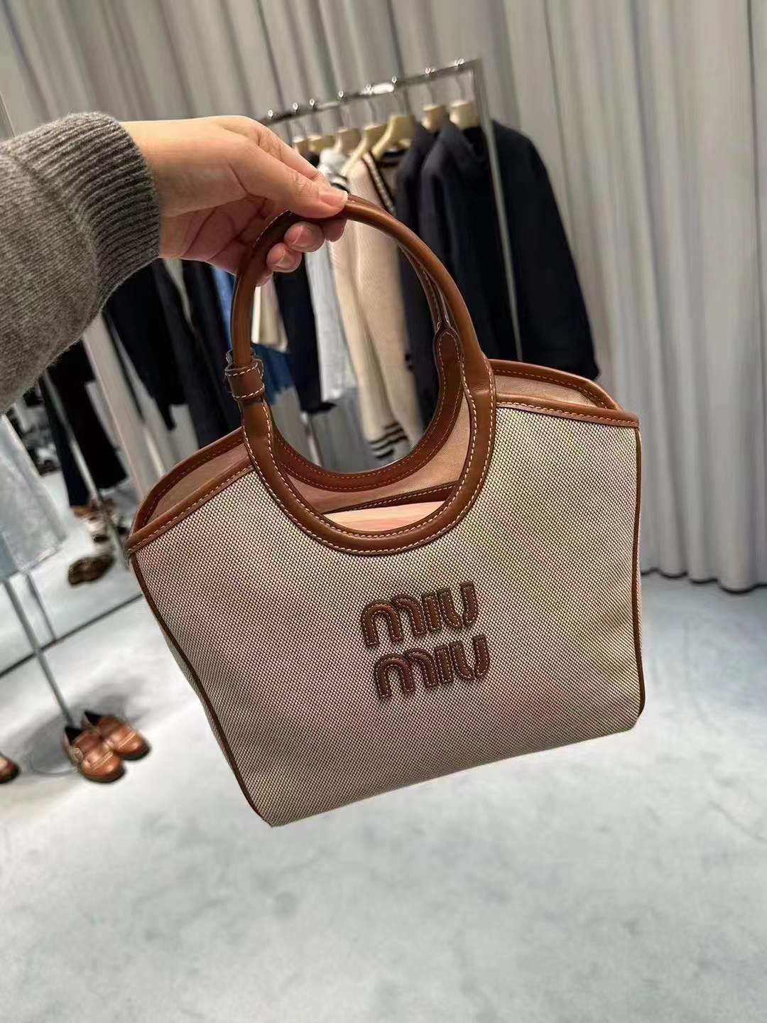 ماستر كواليتي ميو ميو ايفي Miu Miu Ivy - صورة 1