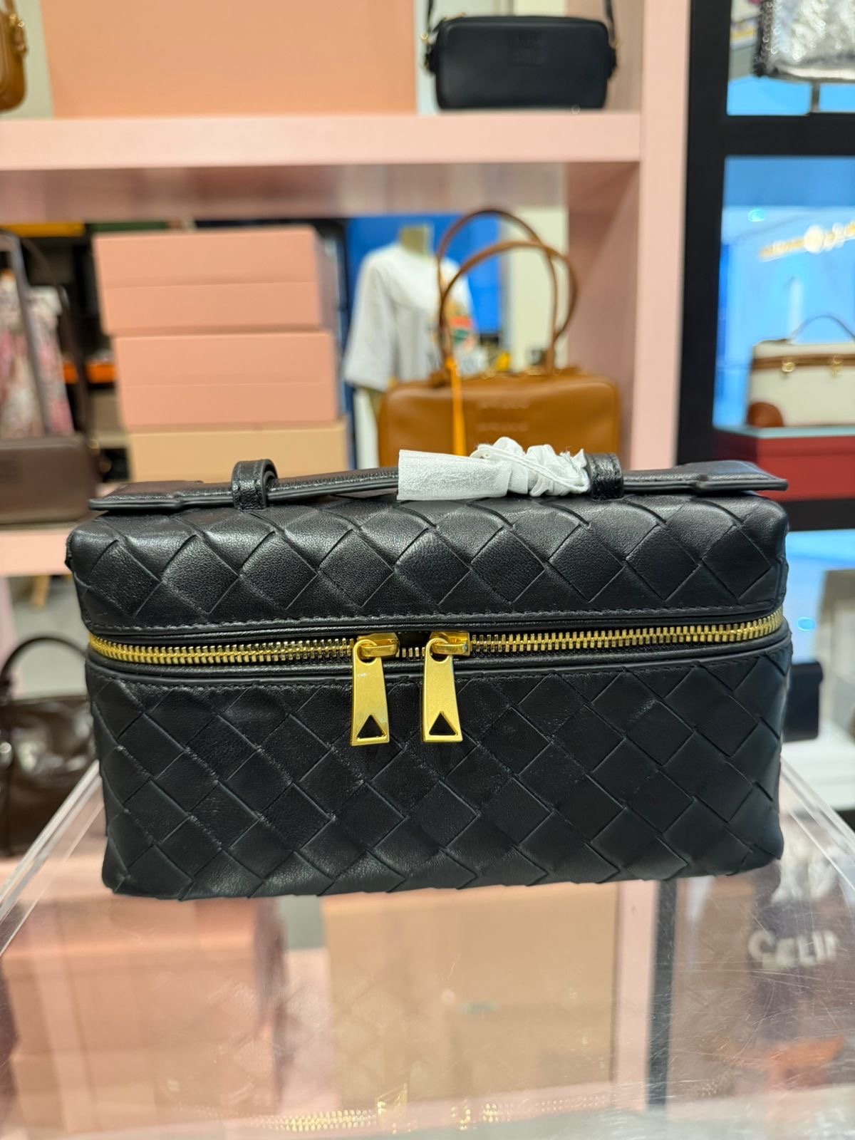 ماستر كواليتي بوتيغا فينيتا (Bottega Veneta).  - صورة 1