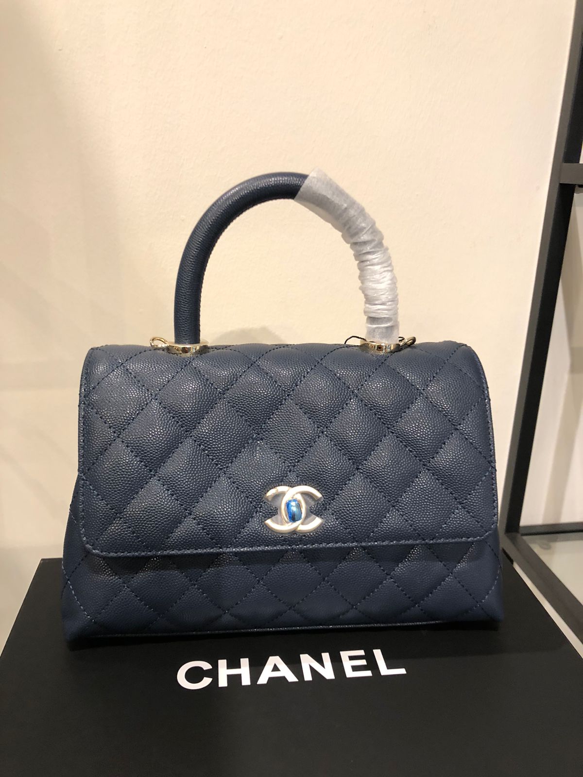 ماستر كواليتي شانيل كوكو هاندل الصغيرة (Chanel Coco Handle Small) 23 - صورة 1