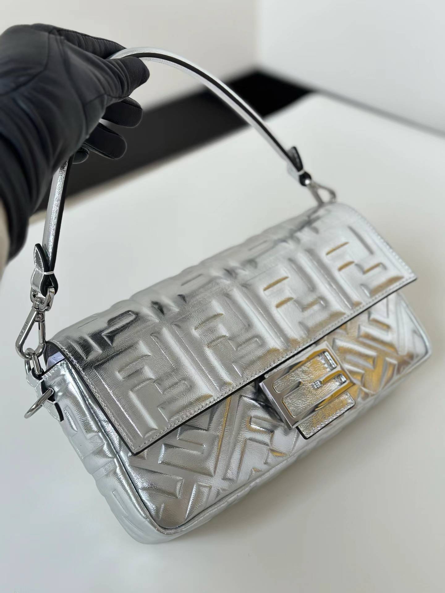ماستر كواليتي فندي بوقيتي 26cm Fendi Baguette - صورة 7