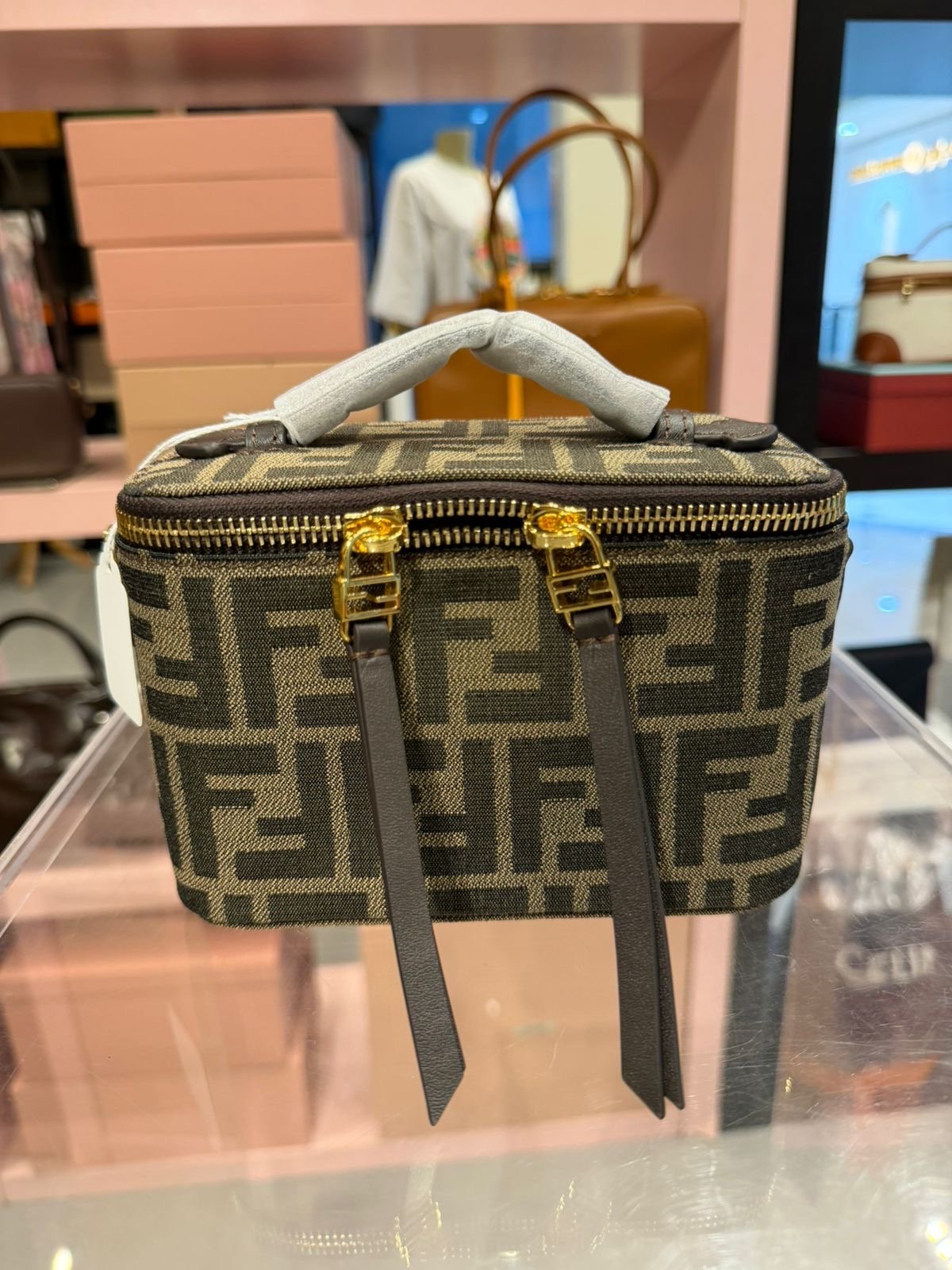 ماستر كواليتي Fendi Vanity (فيندي فانيتي) - صورة 1