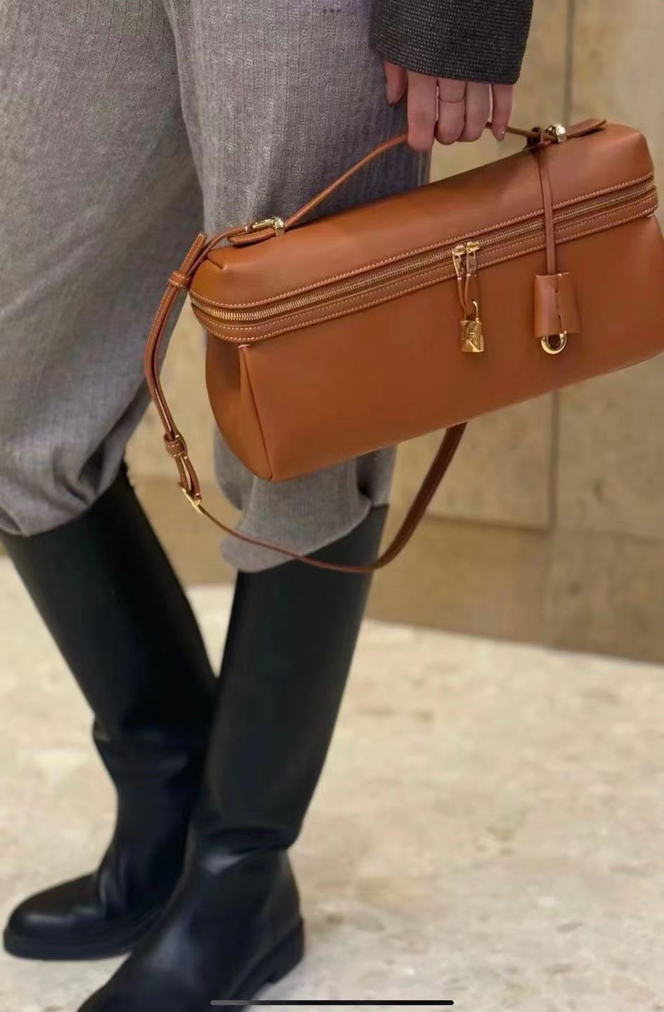 ماستر كواليتي لورا بيانا Loro Piana Extra Bag L27  - صورة 1