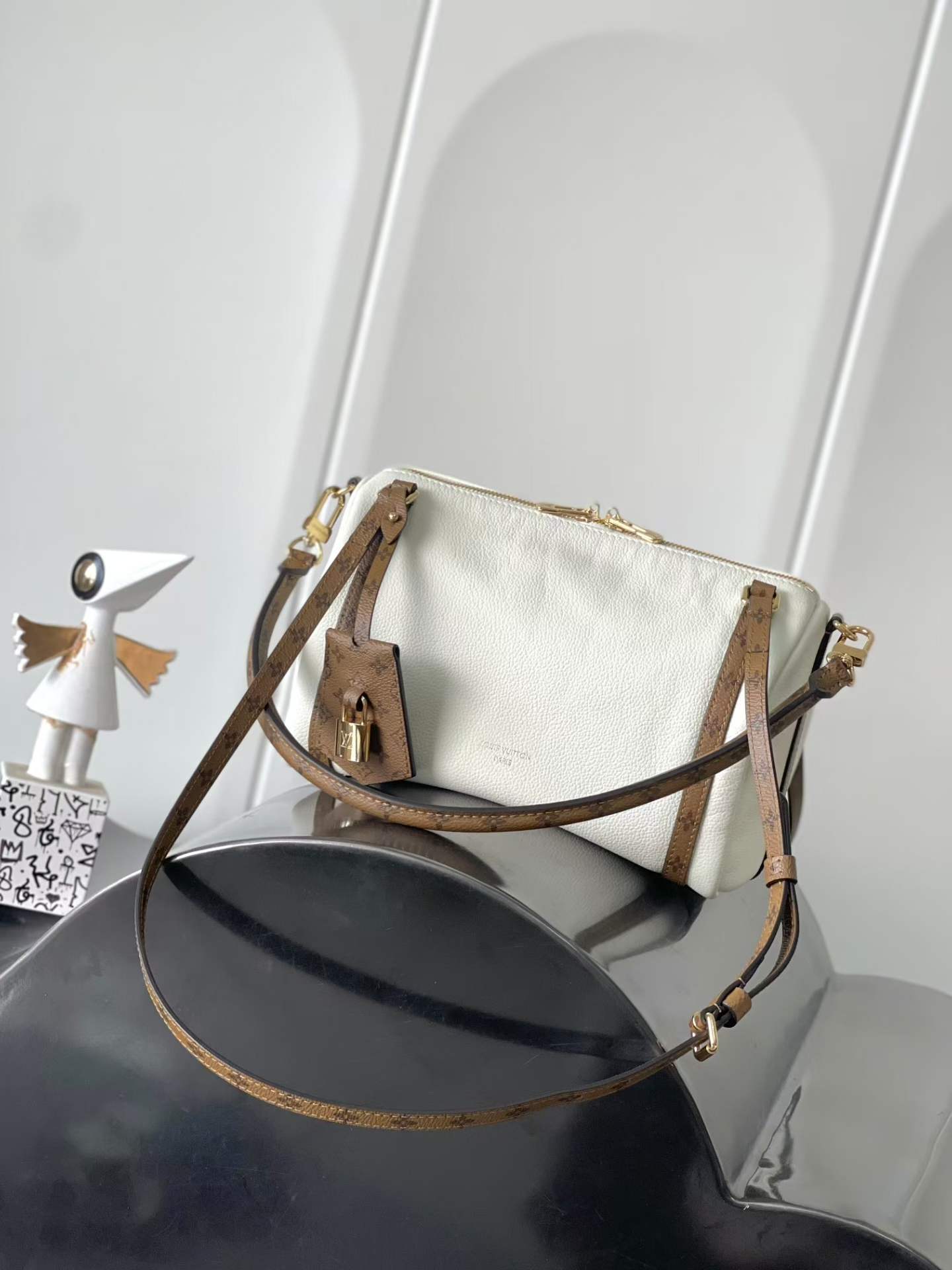 ماستر كواليتي لوي فيتون اكسبريس Louis Vuitton Express PM - صورة 1