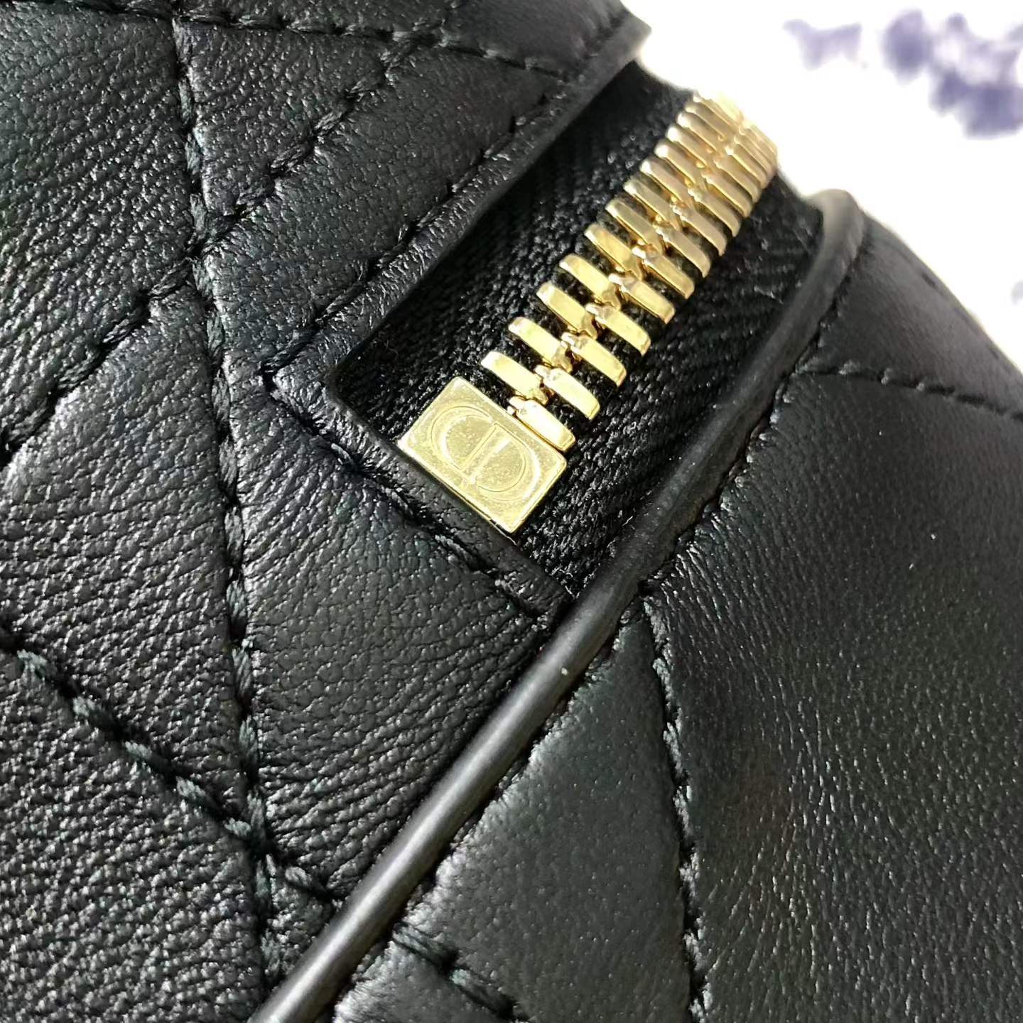 ماستر كواليتي 19cm ديور فانيتي  Dior Trianon Soft Vanity  - صورة 7