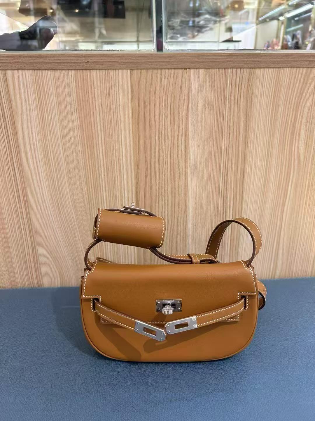 ماستر كواليتي هيرمز كيلي موف 19cm Hermès Kelly Moove  - صورة 4