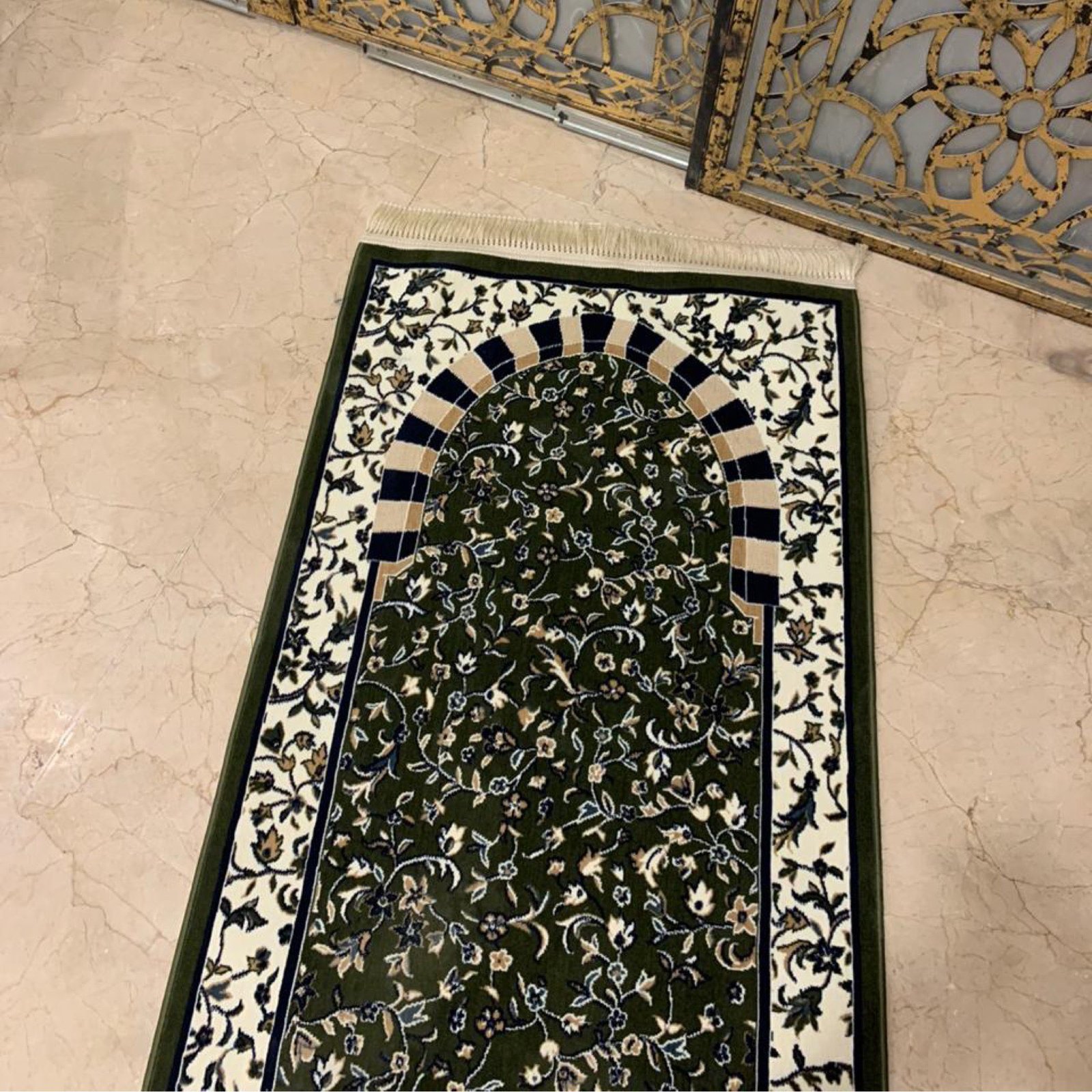السجادة الخضراء - صورة 1