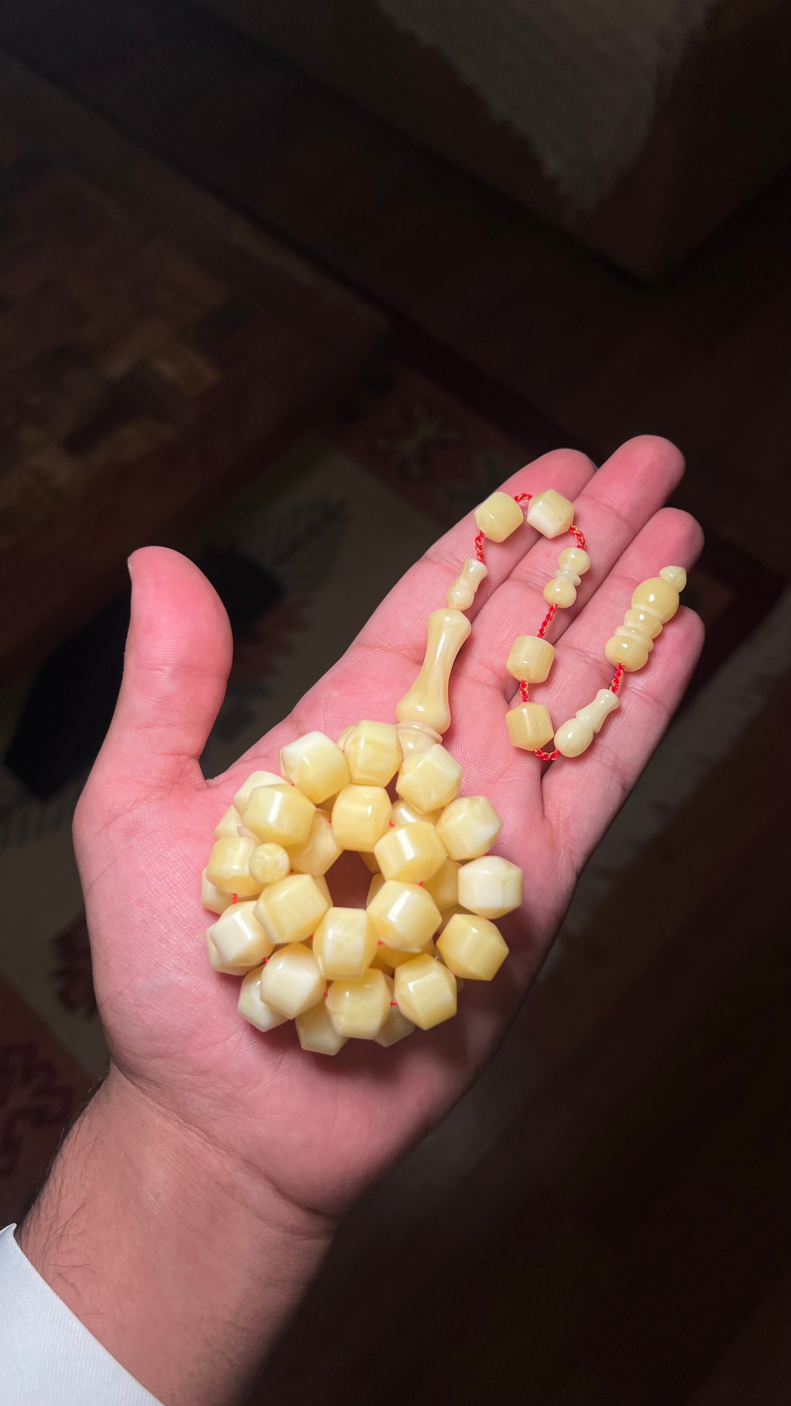 مسباح شبيهة الكهرمان  - صورة 2