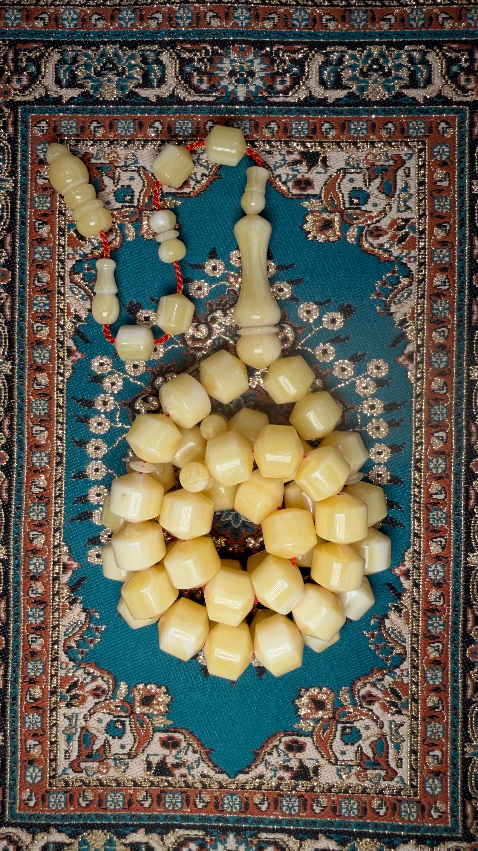 مسباح شبيهة الكهرمان  - صورة 1