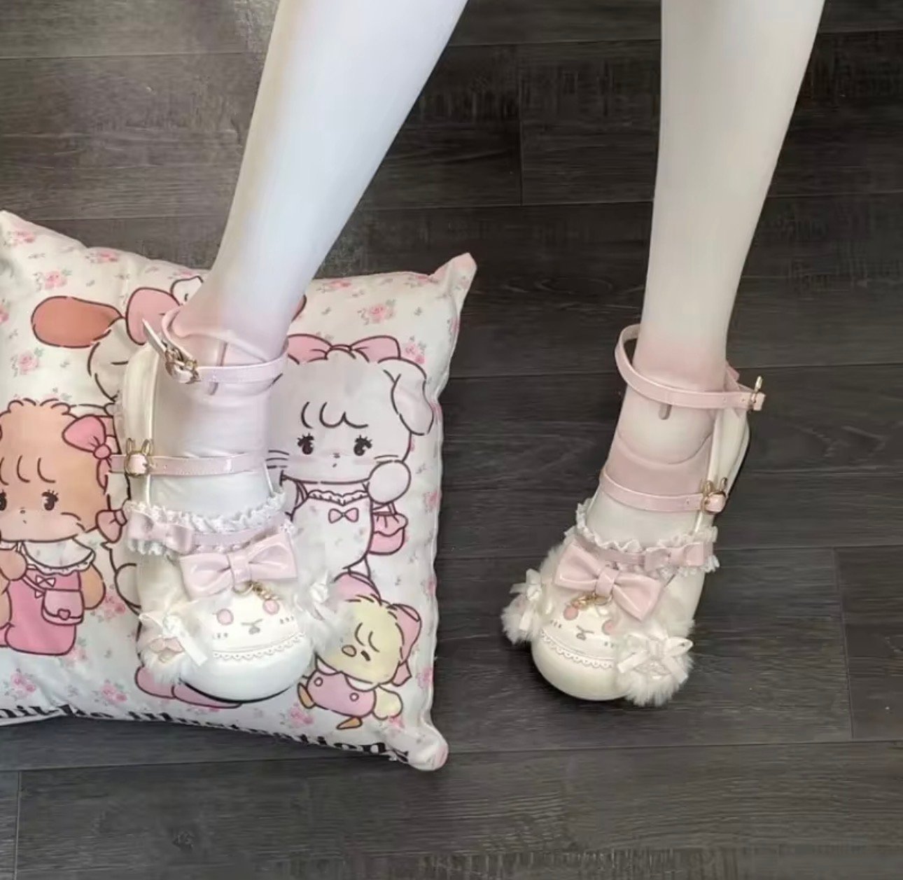 Wof shoes - Image 1