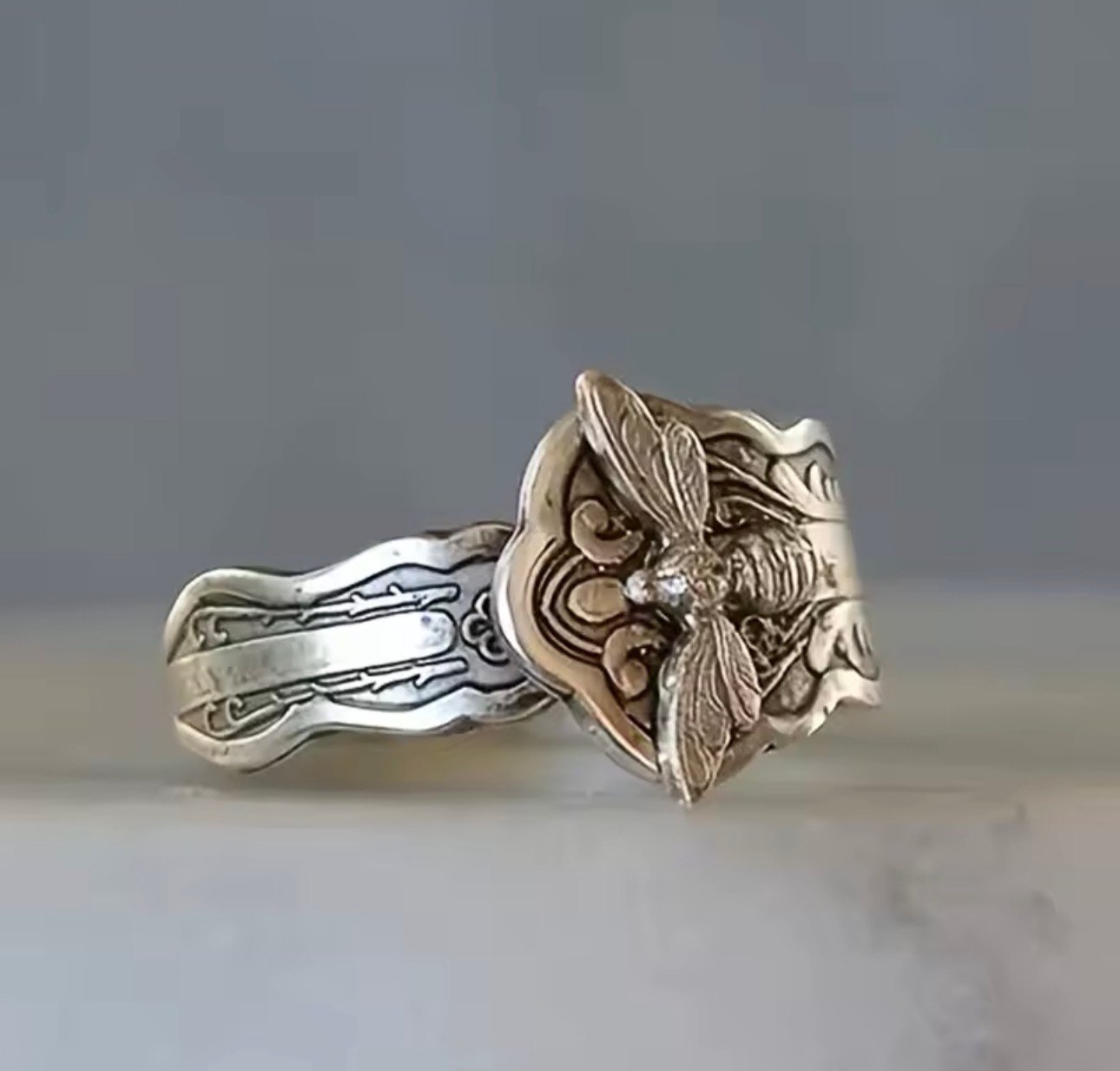 bee ring - صورة 2